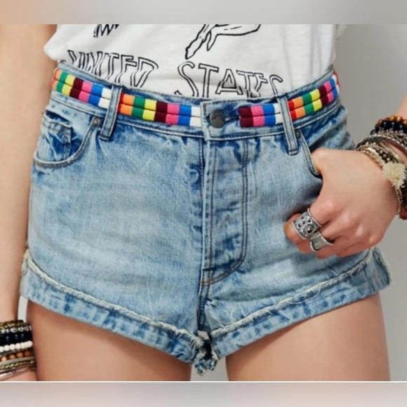 Free People Eliot Baja Embroidered Denim Cheeky Short Cut-Offs size 30 - Picture 8 of 10